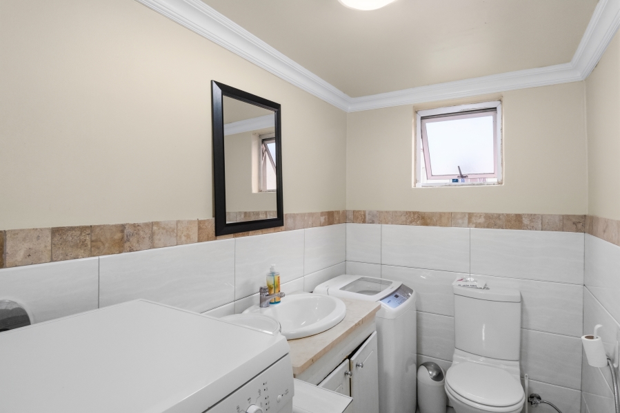 8 Bedroom Property for Sale in Walmer Estate Western Cape